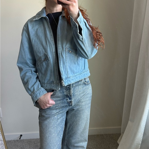 Levi’s Women’s Western Zip-Front Denim Bomber Jacket Light Wash Size M - Picture 6 of 8